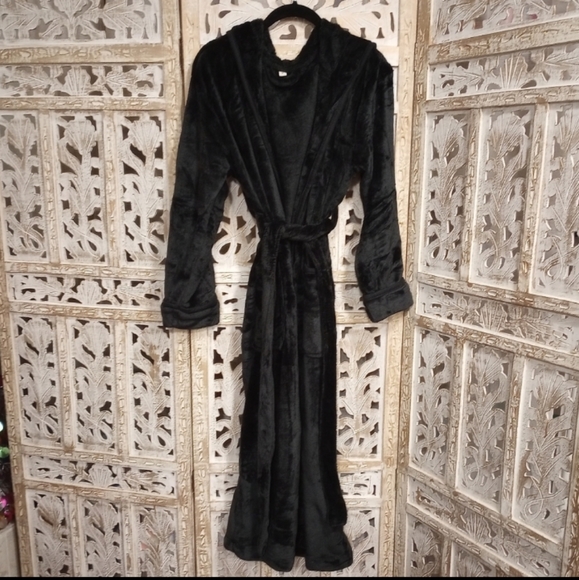 🆕🆕🆕🆕 Plush Bathrobe / New York Threads / Medium / Black hooded robe - Picture 1 of 6